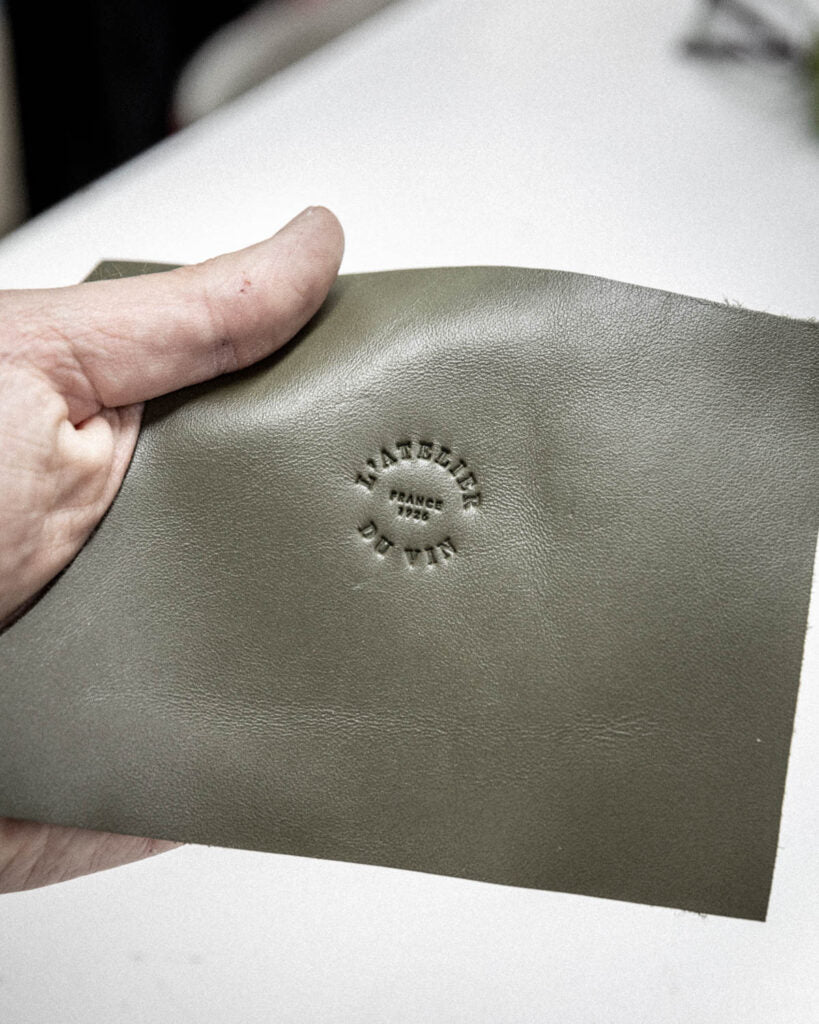 L'atelier du vin logo in green on the Bilame Nomad