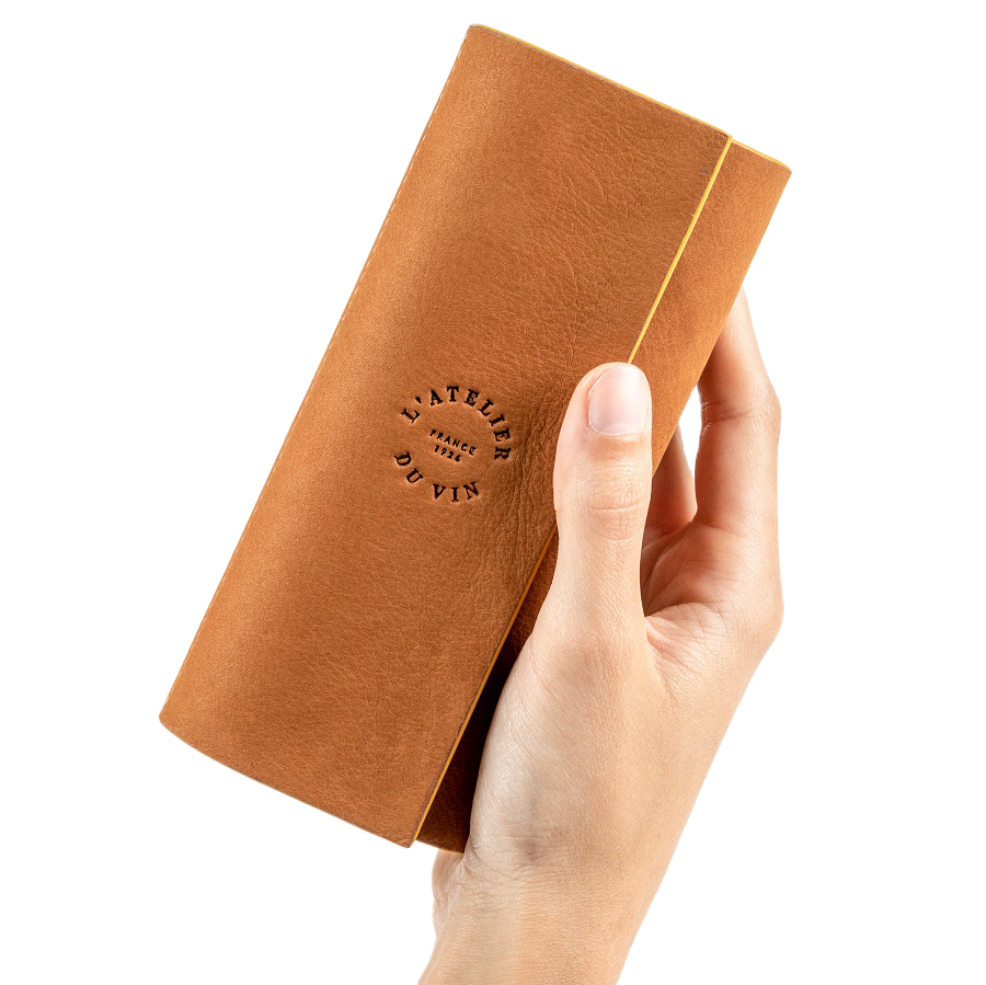 Nomad L'Atelier Du Vin Soft Machine leather embossed case